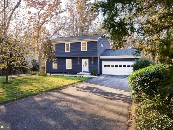 10916 Howland Dr, Reston, VA 20191