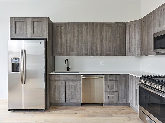 2nd image of 3056 W Diversey Ave #2