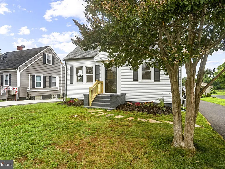 1818 Orange Rd — Photo 4