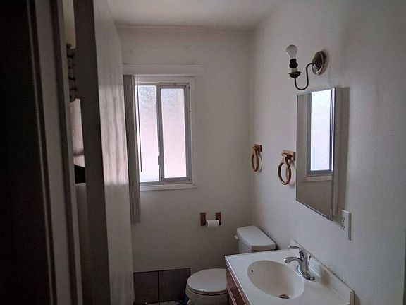4th image of 82298 Sierra Ave
