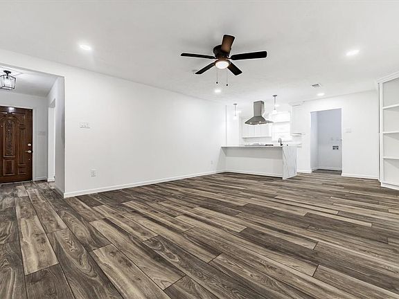4th image of 2703 Huckleberry Lane