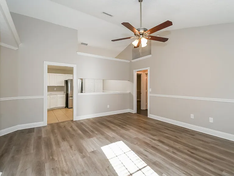 3083 Wavering Ln — Photo 4