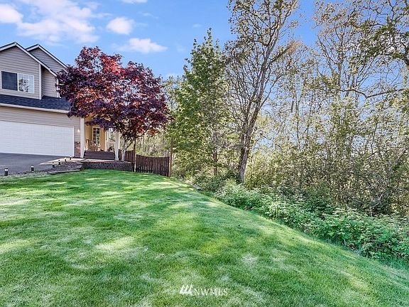 4th image of 4002 231st Street Ct E