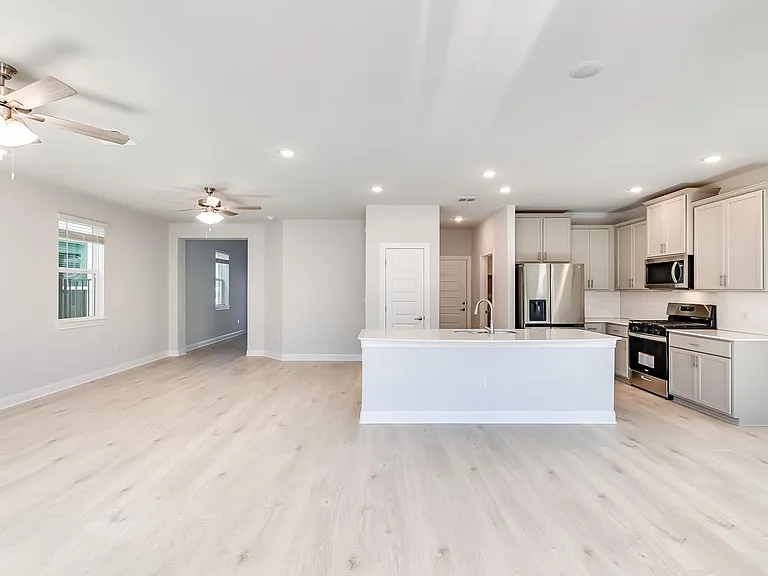 1005 Legend Milton Ln — Photo 9