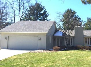 40 Navajo Ave, Holland, MI 49424