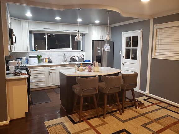 3rd image of 4615 Glasgow Dr