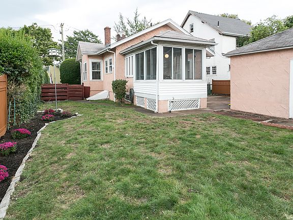 4th image of 427 King Ave