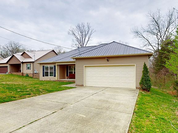 3rd image of 100 Wisteria Cir