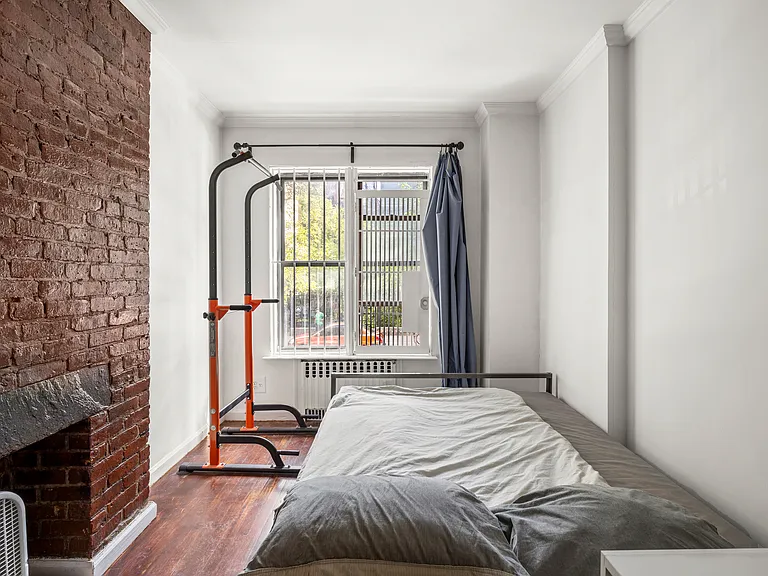 237 E 2nd St #2A — Photo 4