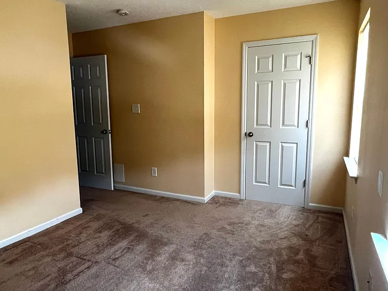 3001 Grandeur Ave — Photo 6