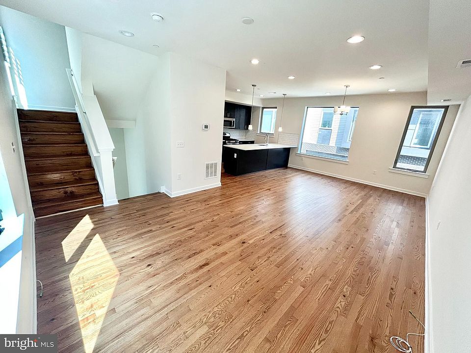 1st image of 2126 Kensington Ave