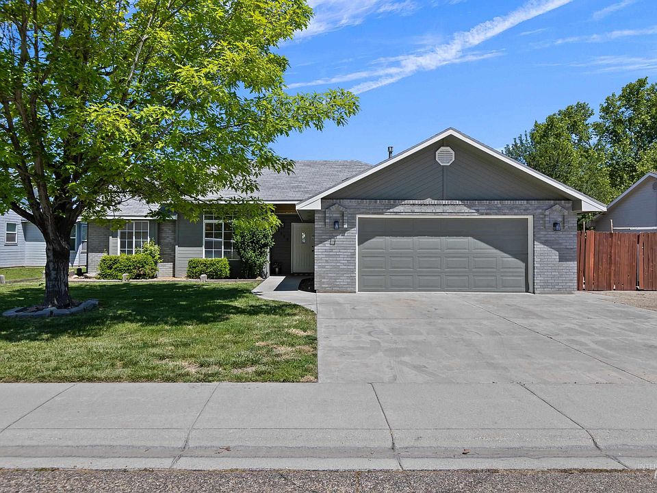1st image of 2009 Fairoaks Dr