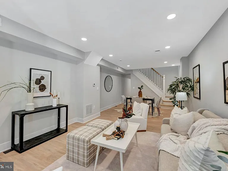 3152 Remington Ave — Photo 3