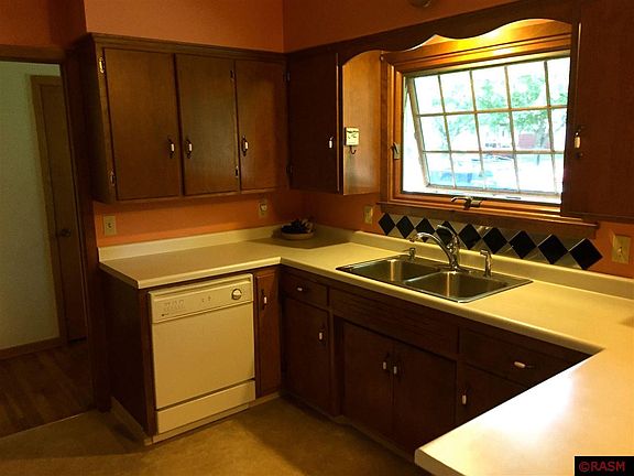 5th image of 828 Lower Johnson Cir