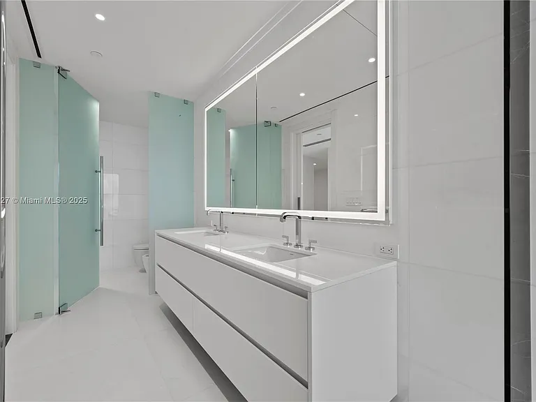 300 Biscayne Boulevard Way #4 — Photo 18