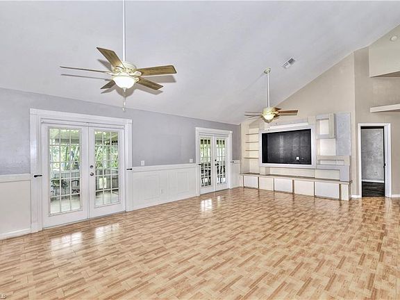 3rd image of 15282 Cricket Ln