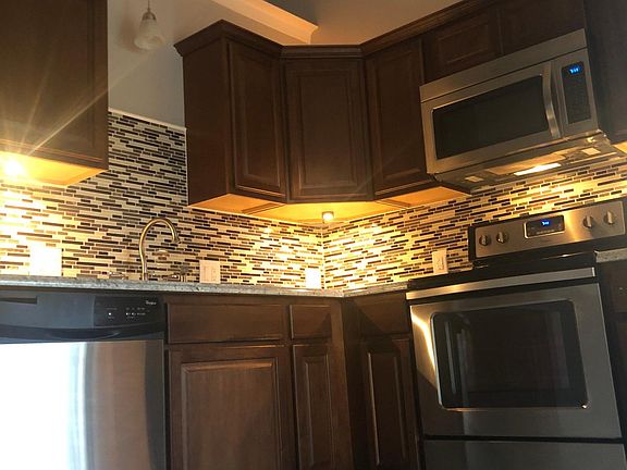 3/4 wall WOW! Vaulted ceilings