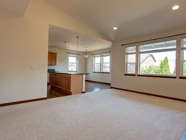 1640 SW Downfield Way — Photo 9