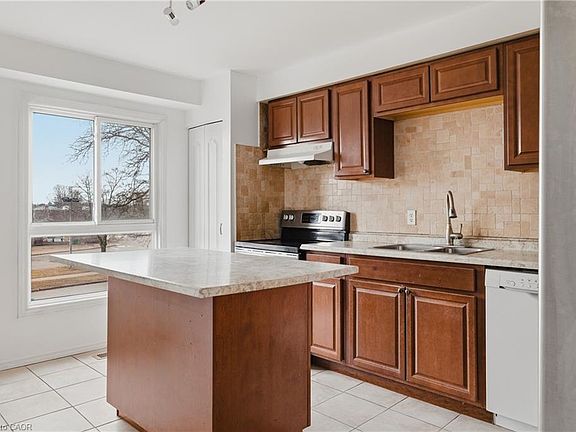 4th image of 55 Dovercliffe Rd