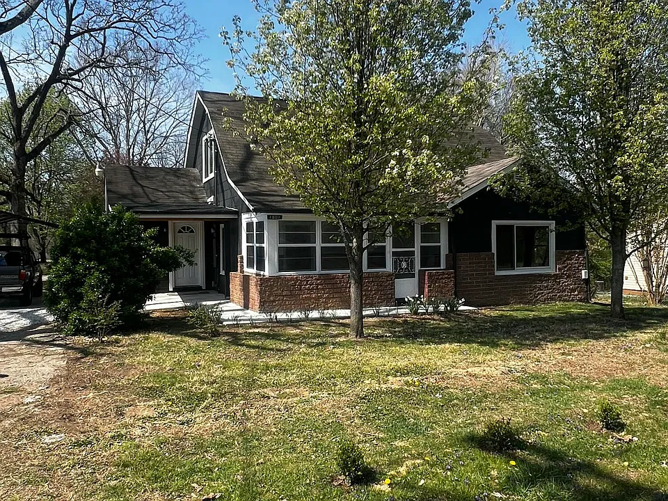 1801 Woodson Dr