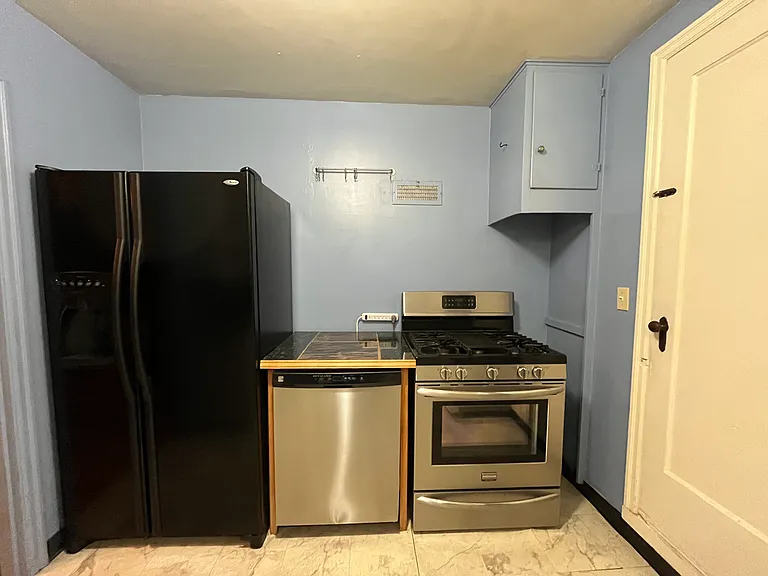 5824 NE 35th Ave — Photo 10