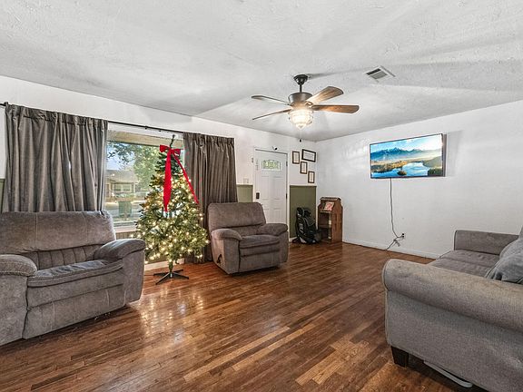 4th image of 412 Dunnam Ave