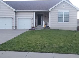 2480 Glacier Dr, Papillion, NE 68046