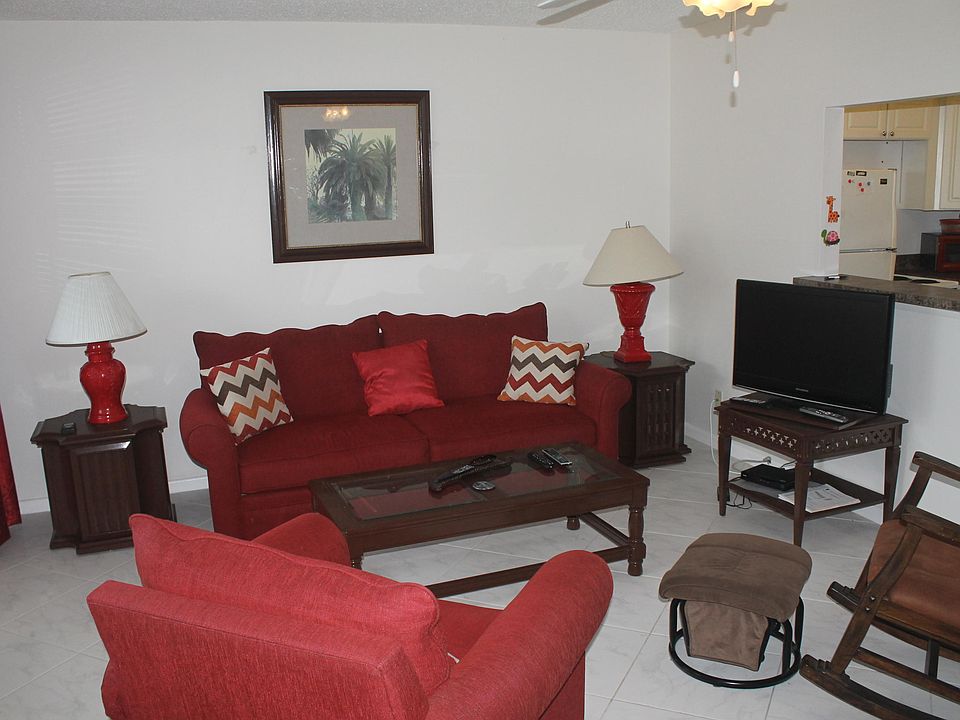 1st image of 106 Oakridge I #106