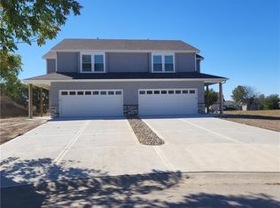 1308 158th Ct, Basehor, KS 66007