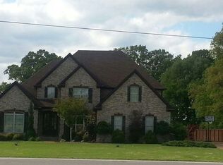 15 Medina Middle School Rd, Medina, TN 38355