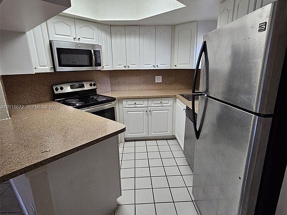 3rd image of 8245 Lake Dr APT 401
