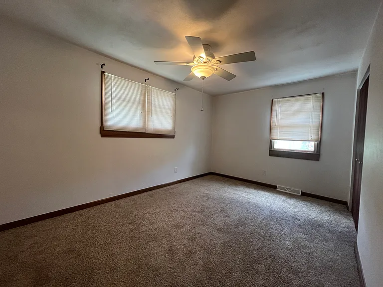 308 Salem St — Photo 12