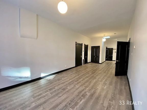4th image of 411 W Belden Ave #3W