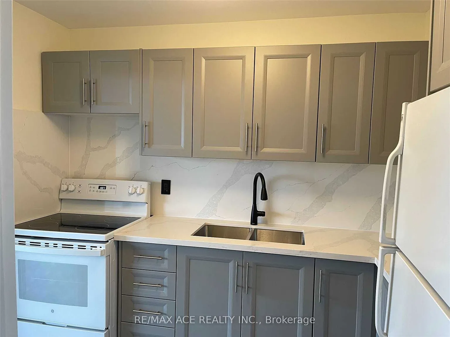 1 bed, $2,000 — Photo 4