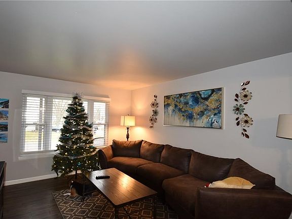 4th image of 5401 Meckes Dr