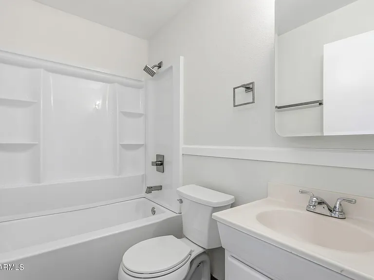 250 E Park Ave — Photo 19