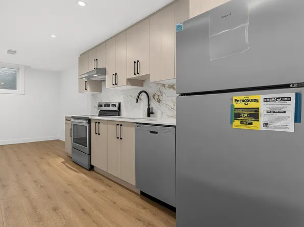 8719 77th Ave NW, Edmonton, AB T6C 0L6