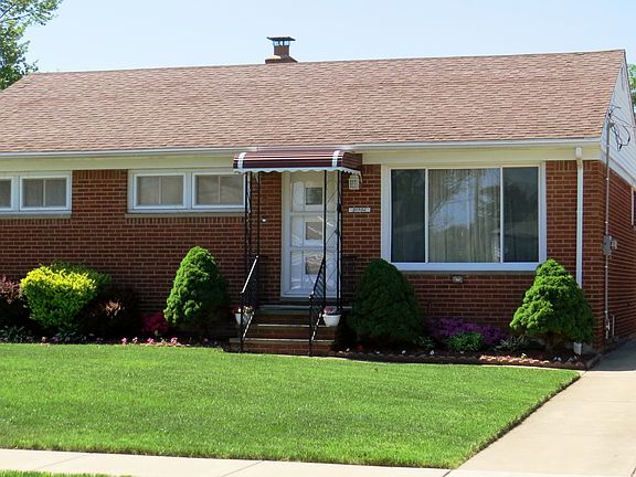 2nd image of 31702 Royalview Dr