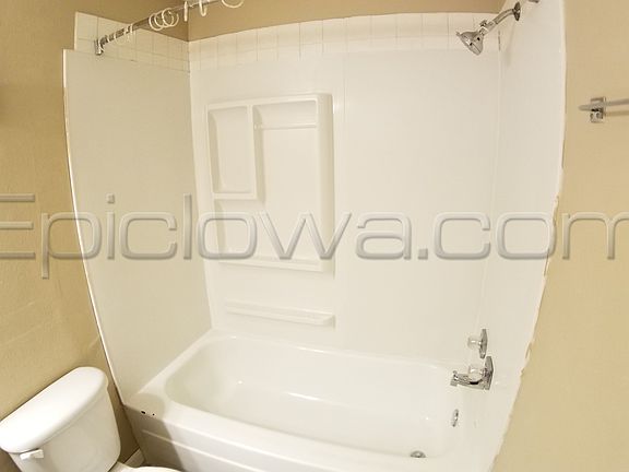 5th image of 1385 Meadowview Dr #3