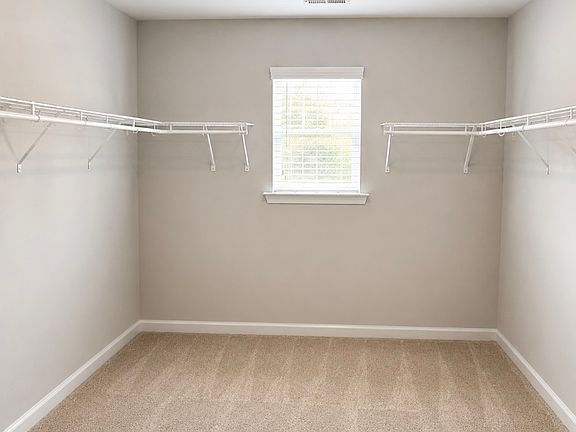 4th image of 115 Lexington Place Dr