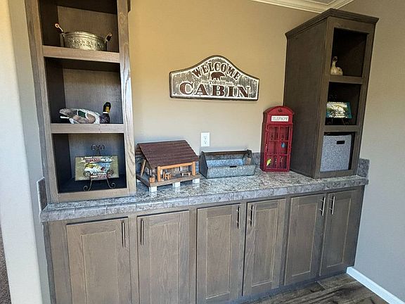 5th image of 210 Grandview Ct #12