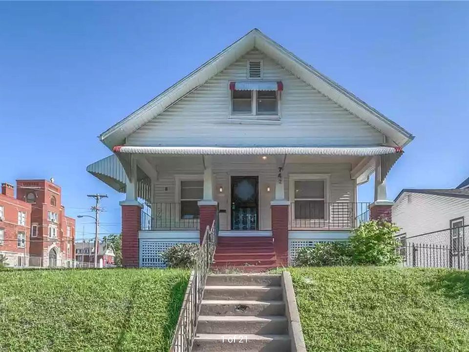 1st image of 742 Greeley Ave