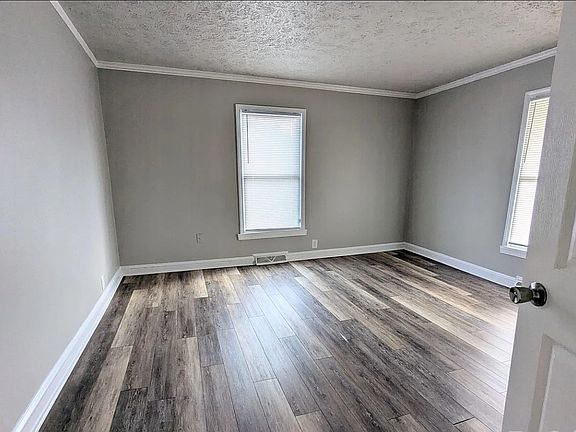 5th image of 107 Spencer St