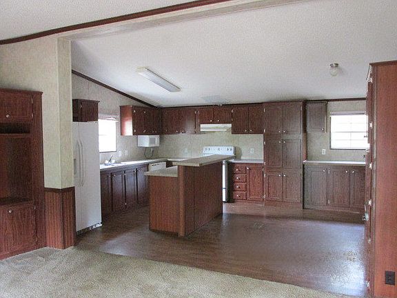 2nd image of 210 Pine Forest Dr