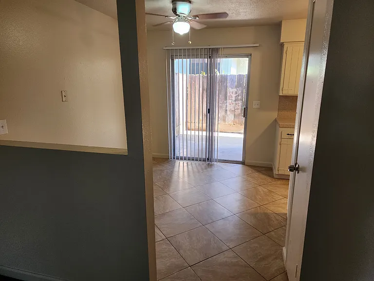 3080 Peach Ave — Photo 15