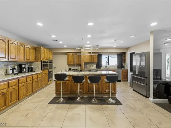 1870 E Viking Rd, Las Vegas, NV 89169