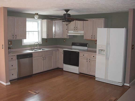 5th image of 264 Castle Keep Ct