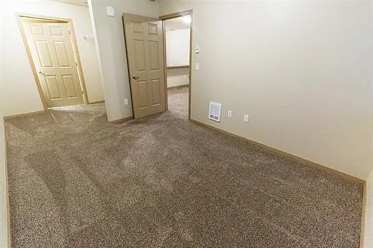 Tollefson Apartments — Photo 16