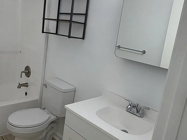 520 Michigan St — Photo 29