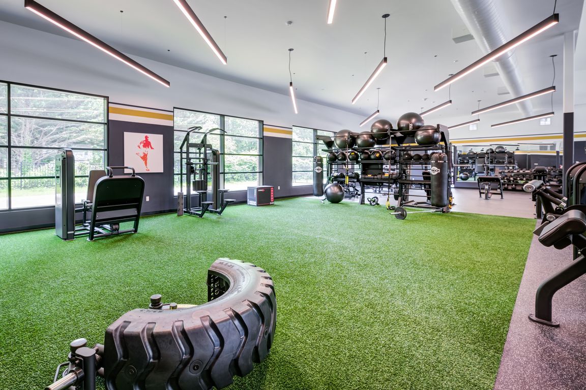 10,000 Sq/Ft Gym